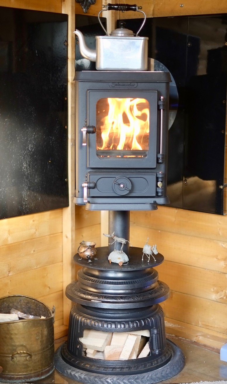 Mini wood stove for shed