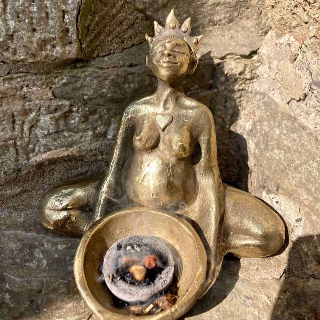 Salamander Stoves - Brass And Cast Iron Stovetop Goddess For Small Wood Burning Stoves 5